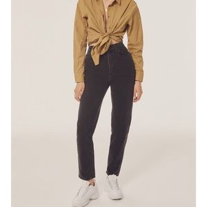 URBAN OUTFITTERS MOM JEANS